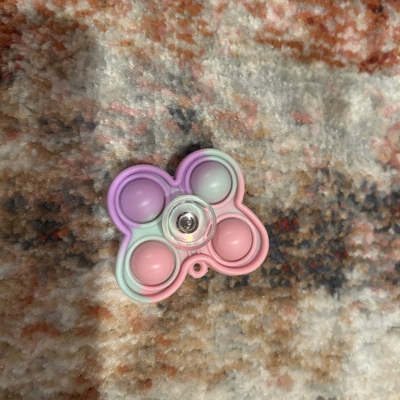 Fidgets 30 of assorted never played with - Picture 6 of 11